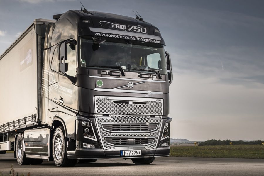 Volvo riskerar miljardbot på grund av lastbilskartell - Volvo trucks FH 16 used truck overview road