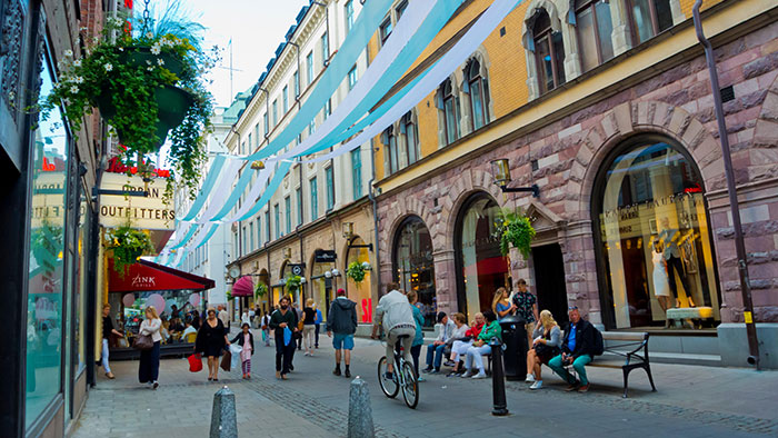 Sjunkande försäljning för klädhandeln - handel-shopping-stokholm-700_binary_6840345.jpg