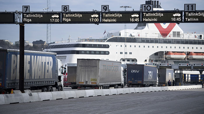 Fortsatt sjunkande efterfrågan på lastbilar i EU - lastbilar-farja-700_binary_6979687.jpg