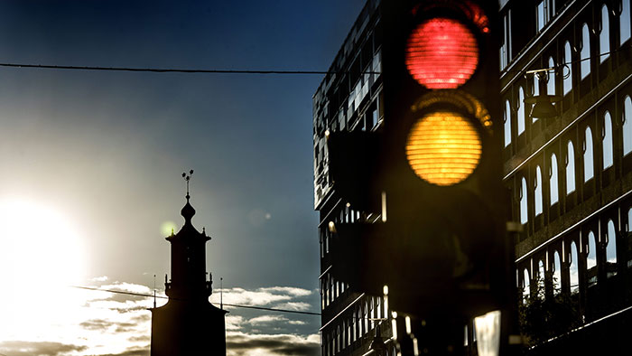 Dystert i tjänstesektorn i oktober - rodljus-stockholm-700_binary_6977440.jpg