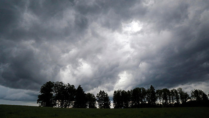 Coronakrisen kan kosta ekonomin flera hundra miljarder - storm-moln-700_binary_6969262.jpg