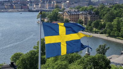 svenska-flaggan-700_binary_6972726.jpg