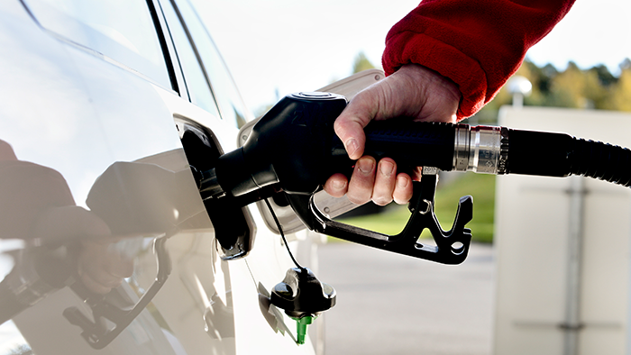 Konkurrensverket granskar fyra bensinbolag - tanka-bensin-affarsvarlden-700_binary_6867850.png