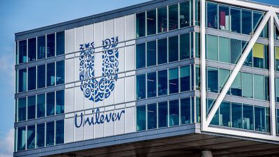 Unilever rapporterar högre rörelsevinst än väntat, höjer försäljningsprognosen