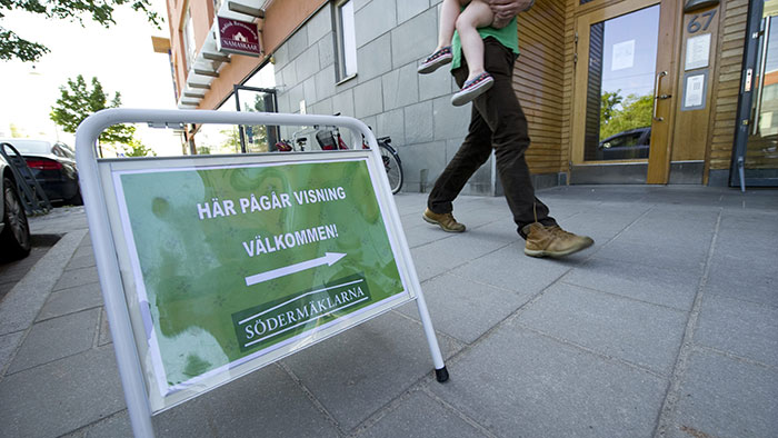 Fortsatt köparnas marknad på bostadsmarknaden - visning-bostad-700_binary_6955111.jpg