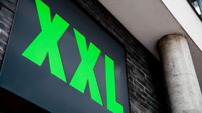 XXL faller stort