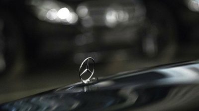 daimler-mercedes-700_binary_6954326.jpg