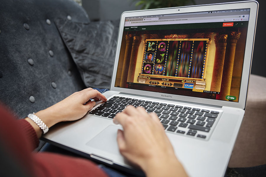 New York kan legalisera online kasino, lagförslag inlämnat - natkasino-betting-900