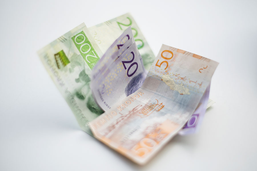 Vite för Svenska Handelsfastigheter – anses inte ha följt takeover-regler - pengar-kronor-900