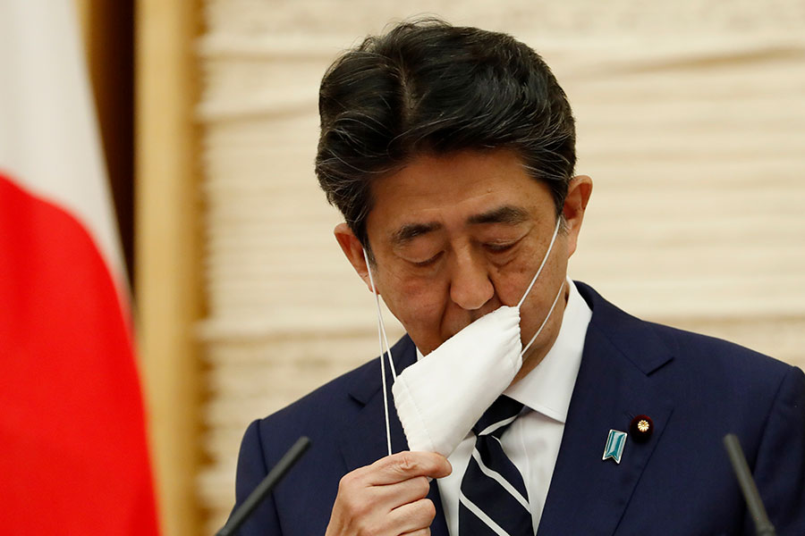 BOJ: Japans ekonomi kan krympa nära 5 procent i år - shinzo-abe-900