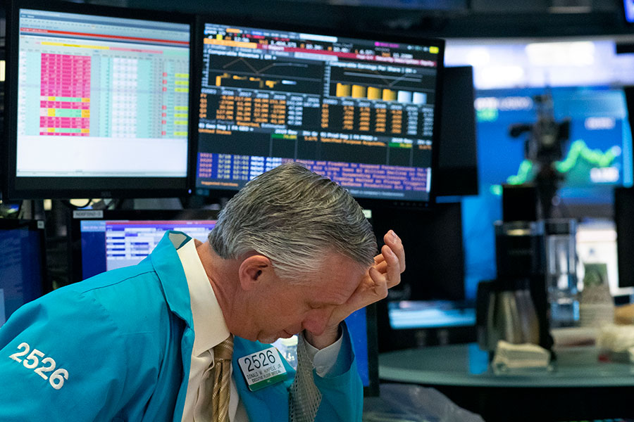 Finansprofessorn Jeremy Siegel förväntar sig mer nedsida på börsen - wall-street-trader-900
