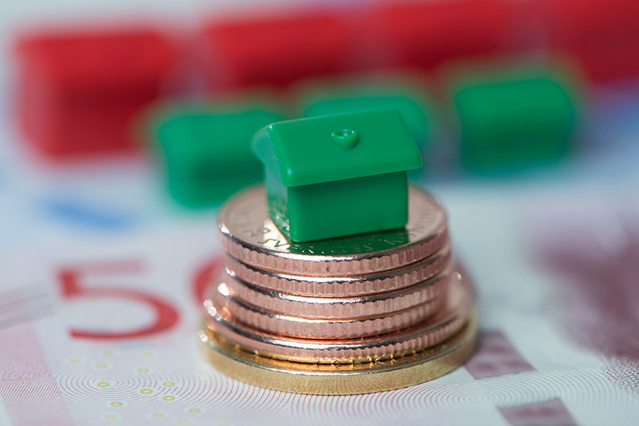 SEB: Tecken på stabilisering på bostadsmarknaden - pengar-bostad-900