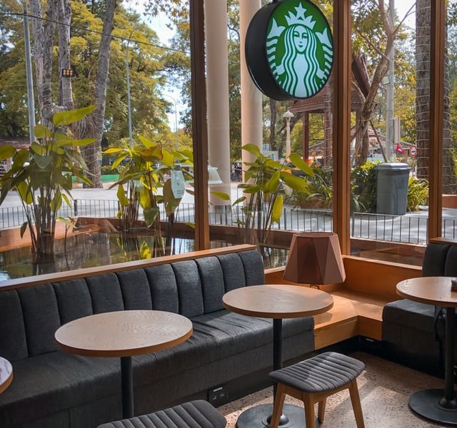 Starbucks förlust lägre än befarat - s-ratanak-aScuVWpmDcQ-unsplash