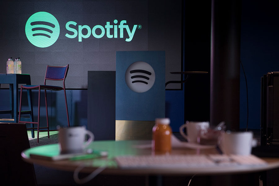 Spotifys podcasts ska bli till tv-program och filmer - spotify-900