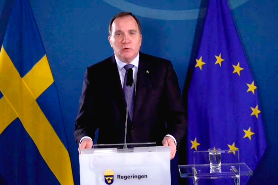 Sverige inför tak om maximalt åtta personer vid en sammankomst - lofven-digital-presstraff-900