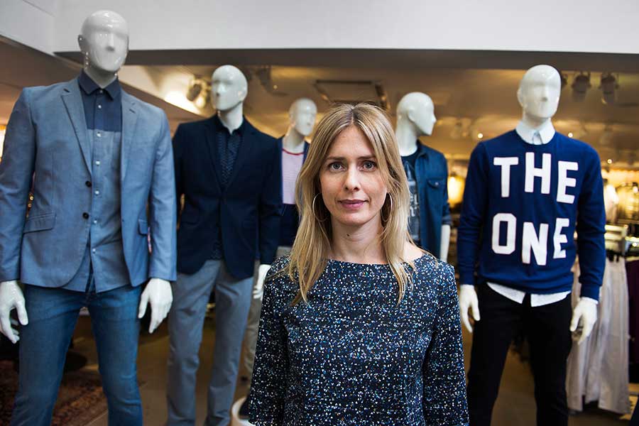 H&M i förlikning på nästan 360 miljoner kronor över oanvända presentkort - Helena-Helmersson_Lars-Pehrson-SvD-TT-900