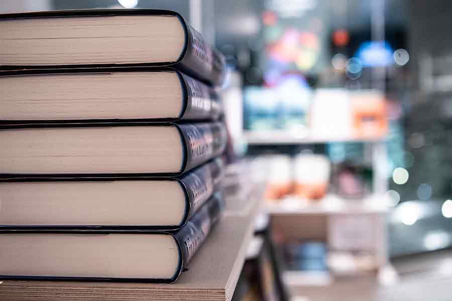 Volati utvärderar särnotering av Akademibokhandeln - akademibokhandeln-900