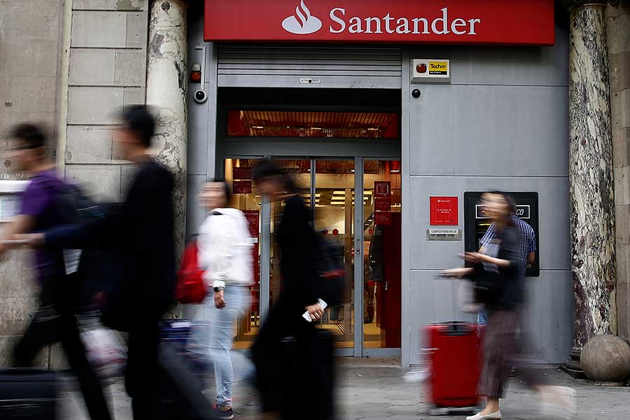 Santander faller efter att Iranskt bolag använt banken för att undvika sanktioner - santander-900