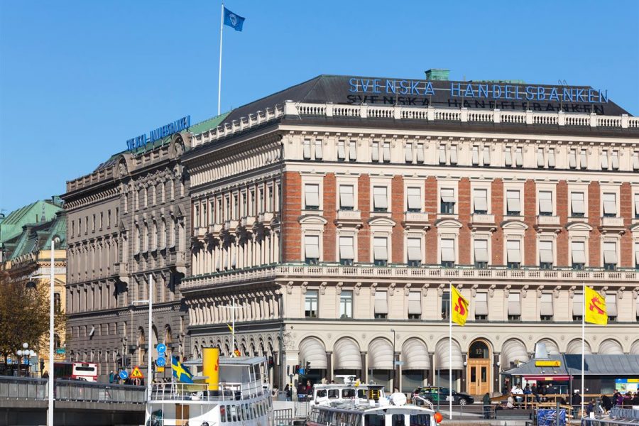 Låg värdering på pressad vinst - svenska handelsbanken