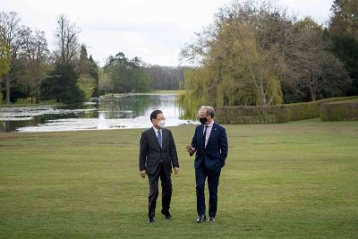 G7