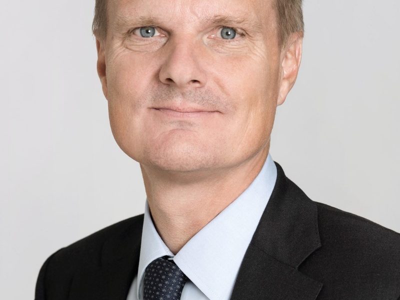 Jens Henriksson ny hedersdoktor vid Ekonomihögskolan - Jens-HenrikssonNY