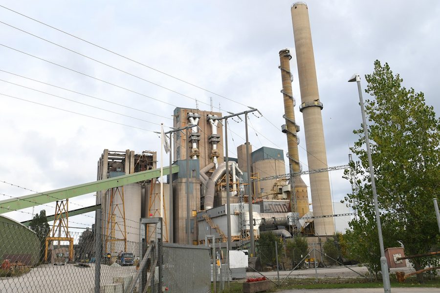 Cementas cementfabrik och kalkbrott i Slite på Gotland.