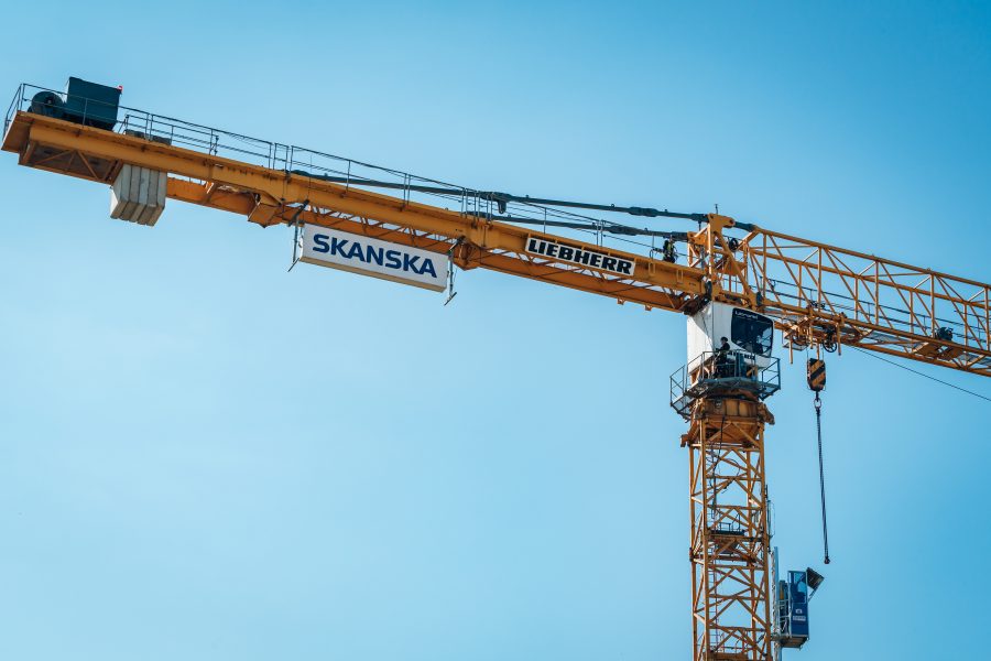 Största delen av Skanskas intäkter kommer från byggverksamheten. I december 2021 startade bolaget en fjärde verksamhet, fastighetsförvaltning. Foto: Skanska