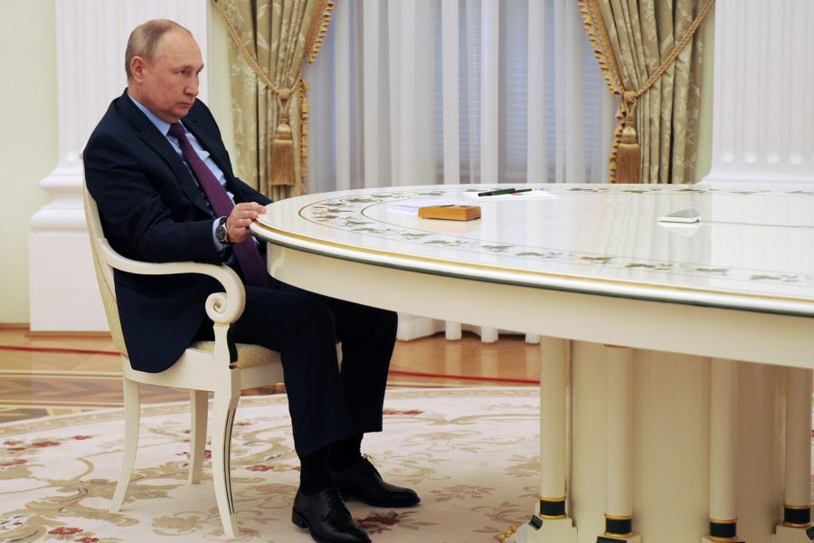 Ekonom: Kronan kan ta stryk - Russia Azerbaijan
