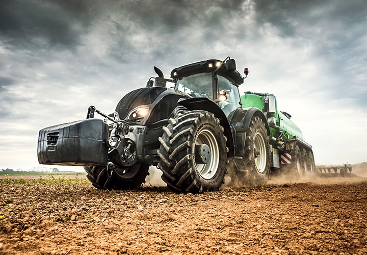 Trelleborg spår lägre efterfrågan – men höjer utdelningen - Trelleborg-Agricultural-Tire-Radial-Tractors-1600