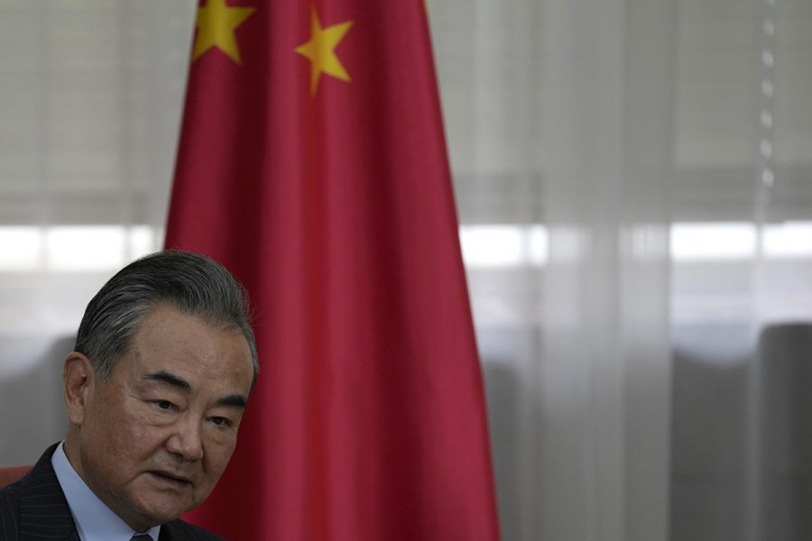 Wang Yi: Kinas hållning är på rätt sida av historien - Serbia China