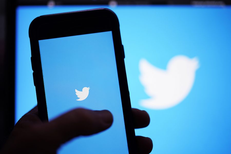 Twitter tappar tre seniora medarbetare inför försäljningen till Musk - Musk Twitter