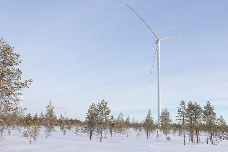 Orröns första rapport med bara ren energi - MLK-Windturbines-snow_22012022-1262-scaled