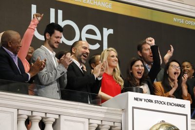 Uber stiger på stark rapport