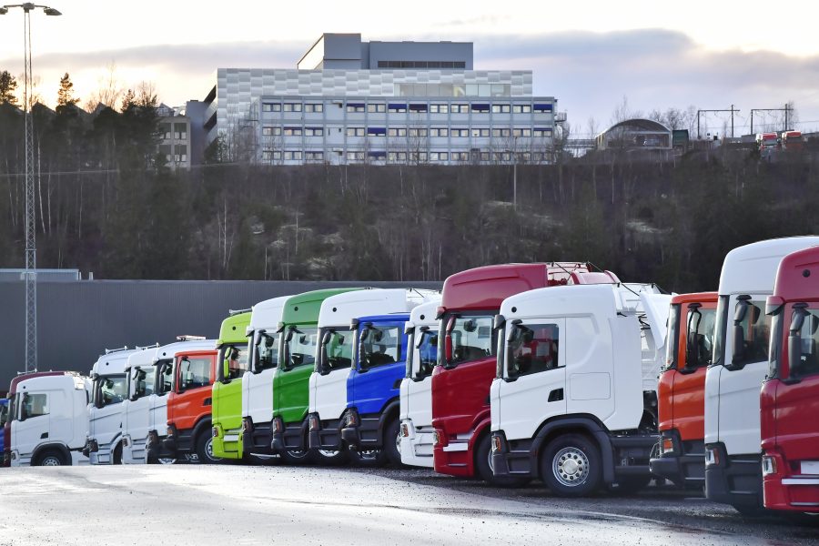 Scanias leveranser ökade 10% i oktober - Scania lastbilar