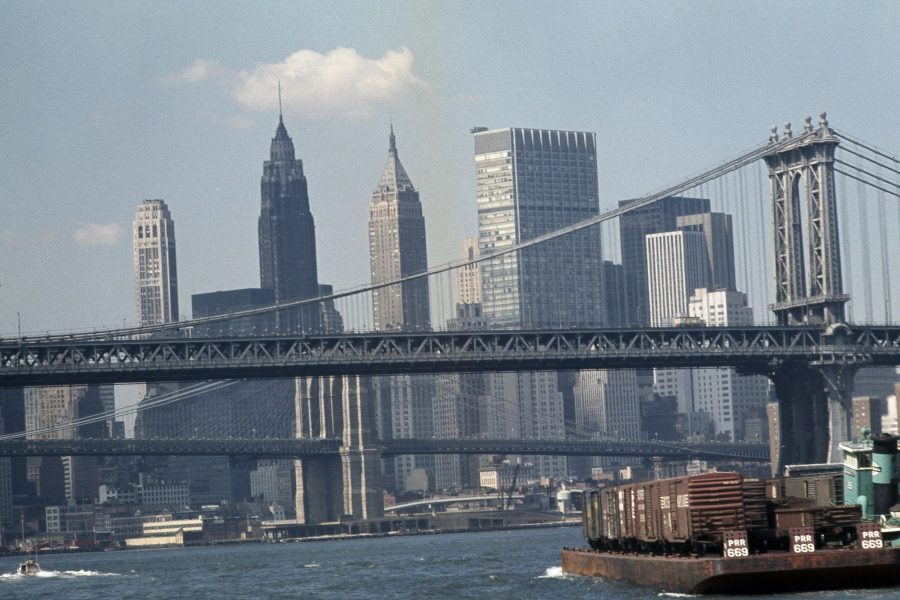 Corem tecknar hyreskontrakt med produktionsbolag i New York - Williamsburg Bridge New York City