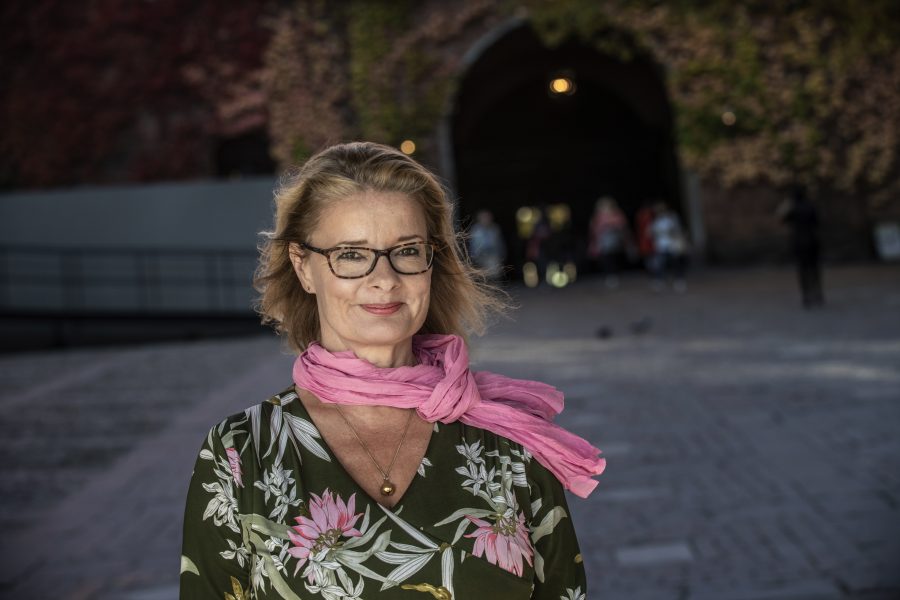 Nya skolministern sitter i skolbolaget Tellusgruppens styrelse - LOTTA EDHOLM (L)