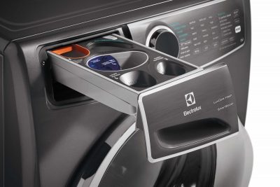 Electrolux drar ned med 3 800 personer och avvecklar 1 900 externa jobb