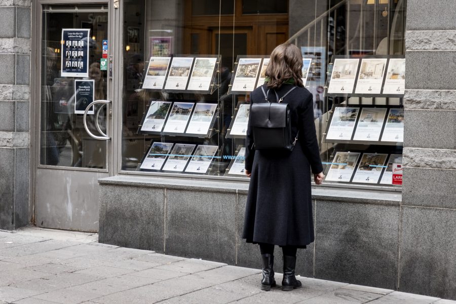 Tvåsiffrig nedgång för bostadspriserna efter tappet i oktober -