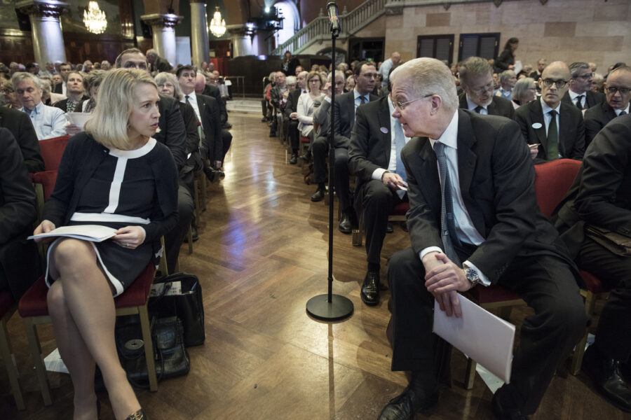 Industrivärdens VD Helena Stjernholm och storägaren Fredrik Lundberg kan konstatera att torsdagen resulterat i utdelningsbesked i miljardklassen. Foto: Malin Hoelstad / SvD