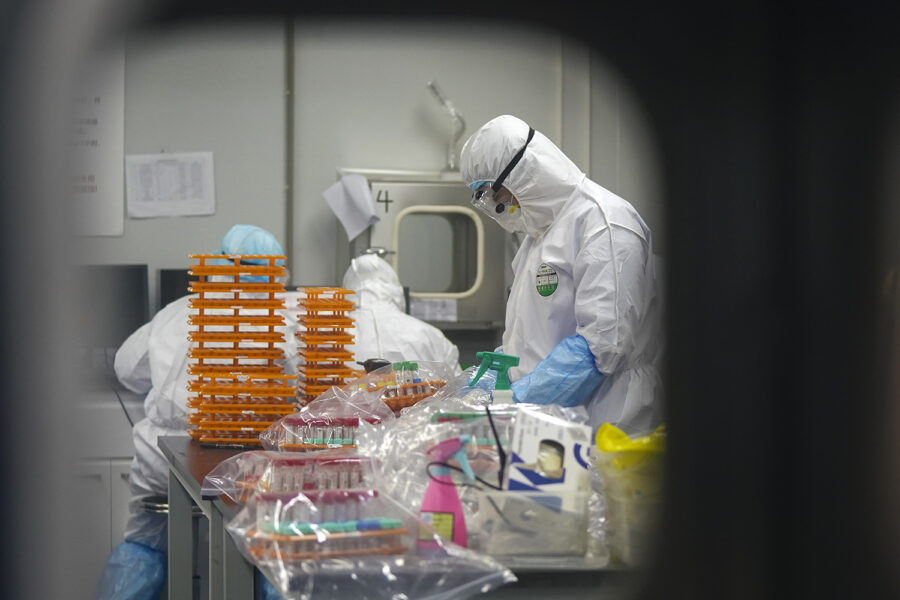 FBI: Coronaviruset läckte från ett kinesiskt labb - China Virus Outbreak