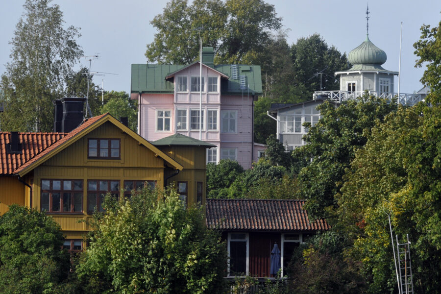 Bostadspriserna föll svagt i april: ”Vi räknar med fortsatt fallande priser” - VILLOR