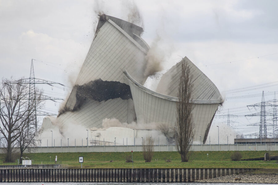 Tyskland stänger sina tre sista kärnkraftverk - Germany Nuclear Plant Demolished