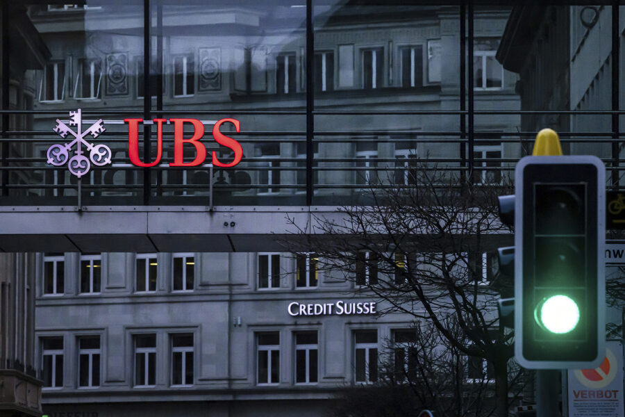 UBS: Schweiz går med på förlustgaranti för Credit Suisse - Credit Suisse UBS