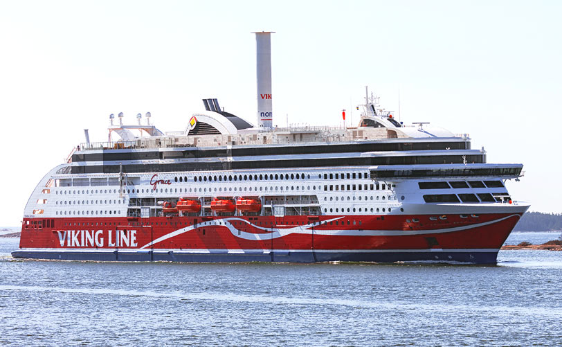 Transferator: Framgångsrik mikrobolagsinvesterare - viking-grace-at-sea-17144-812×501