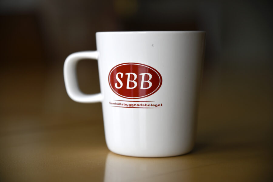 SBB föll knappast investerarna i smaken under tisdagen - aktien fortsatte rasa på Stockholmsbörsen.
