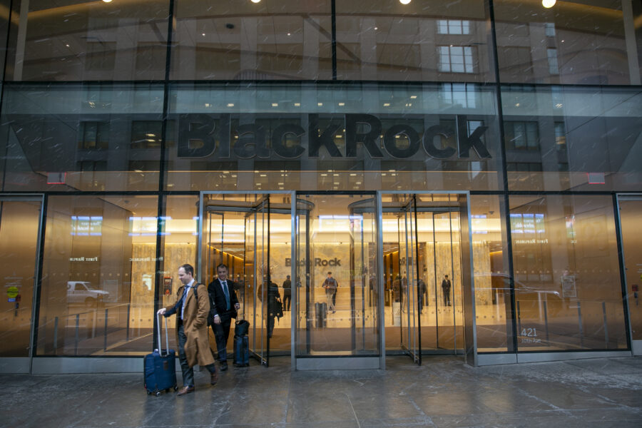 Blackrock vill resa ny fond på 1 miljard dollar - Not Real News