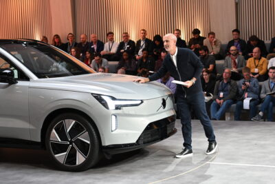 Analytiker efter Volvo Cars neddragningar: "Utmaningen är att få upp andelen elbilar"