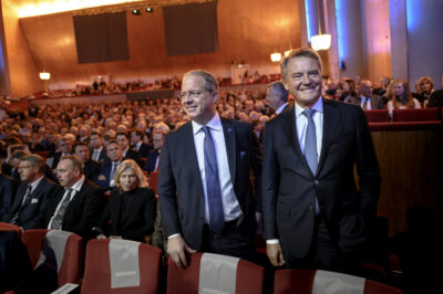 Volvos VD Martin Lundstedt och Volvos styrelseordförande Carl-Henric Svanberg under AB Volvos årsstämma år 2019.