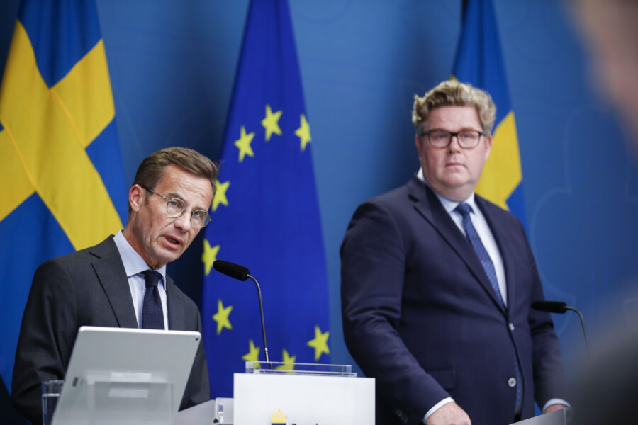 Statsminister Ulf Kristersson (M) och justitieminister Gunnar Strömmer (M) under en pressträff om det säkerhetspolitiska läget där de presenterade åtgärder för att skydda svenska medborgare.