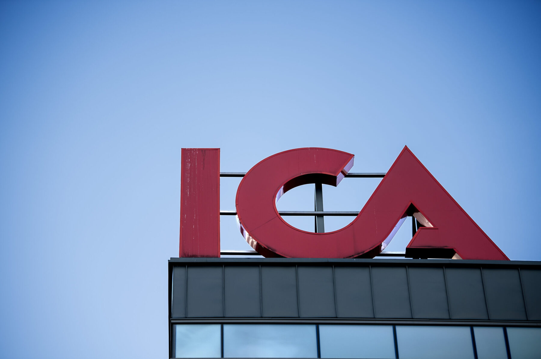 Hovrätten dömer sex ICA-handlare för insiderhandel